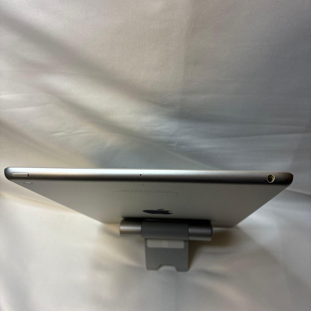 【Wi-Fiモデル】 iPad8 32GB シルバー 第8世代 A2270