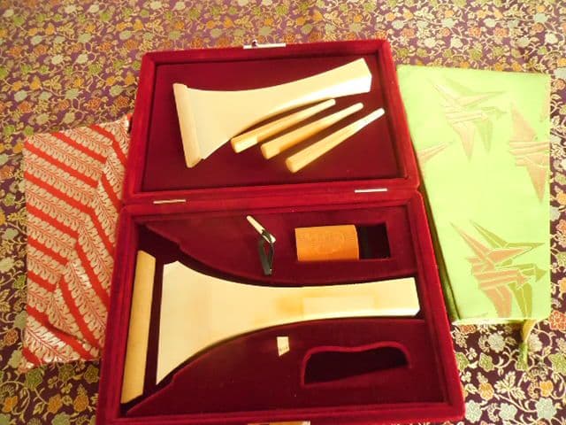 高級 三味線 三弦 三絃 バチ 撥 糸巻き 地唄 長唄 津軽 天然素材 ケース