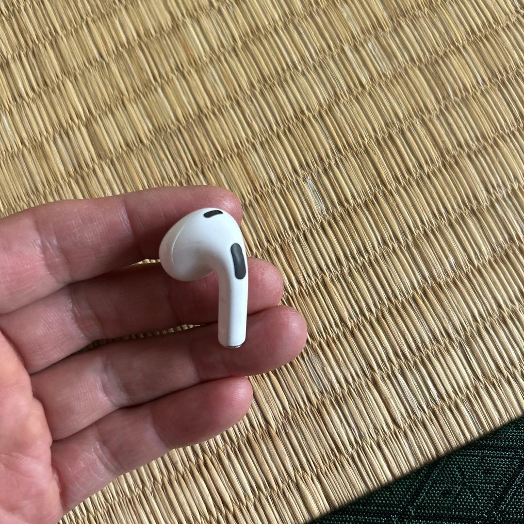 AirPods本体 ホワイト