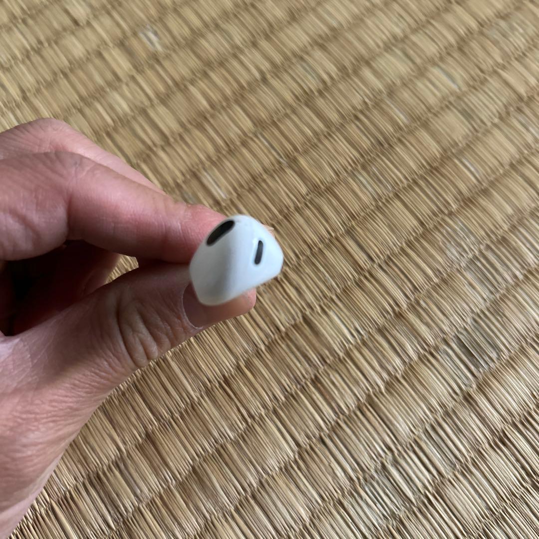 AirPods本体 ホワイト