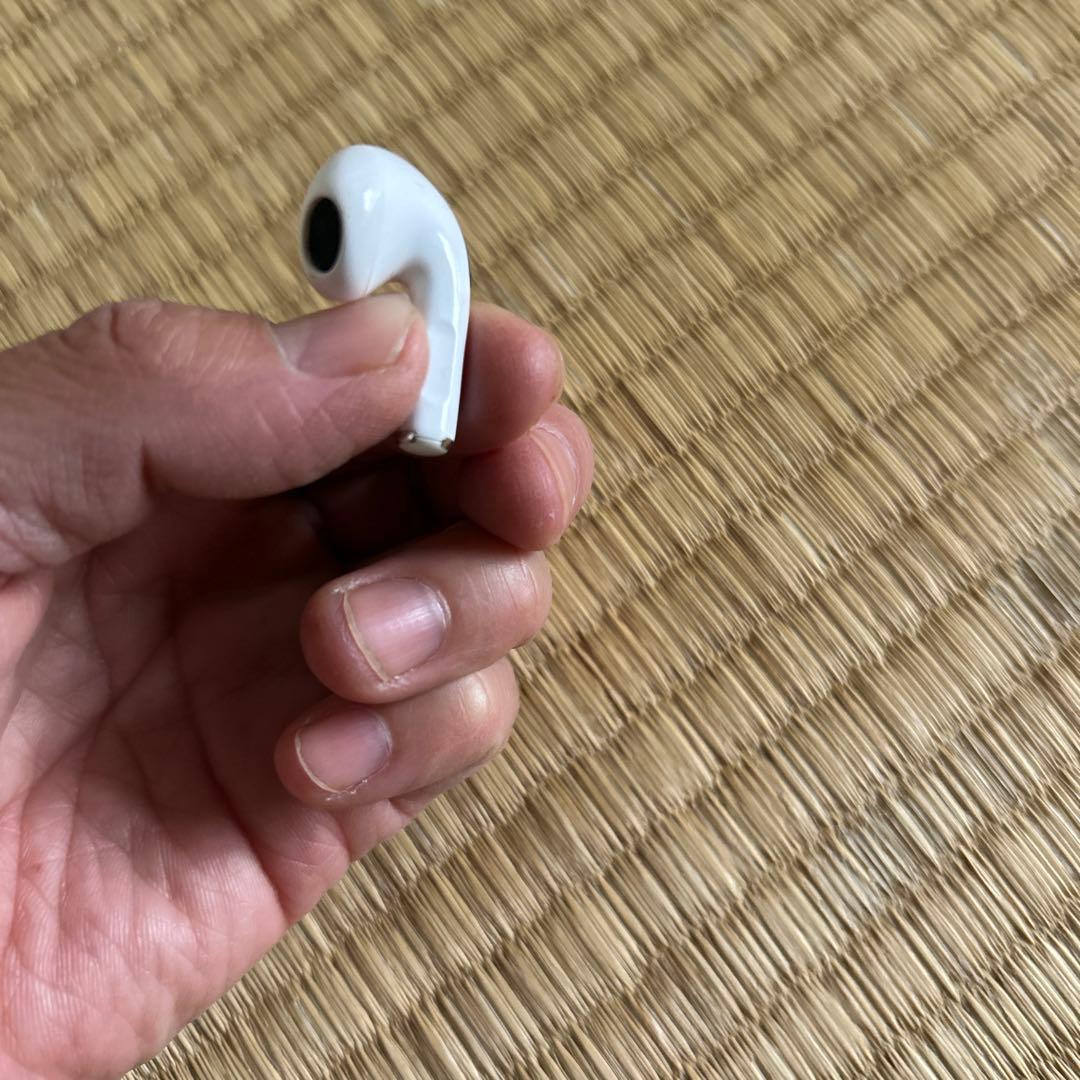 AirPods本体 ホワイト