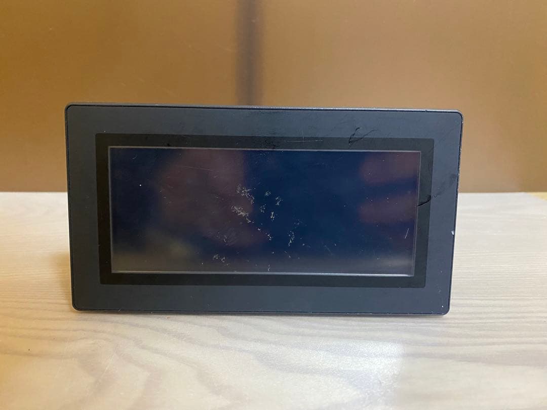 Keyence VT3-W4T タッチパネル(通電確認済み)