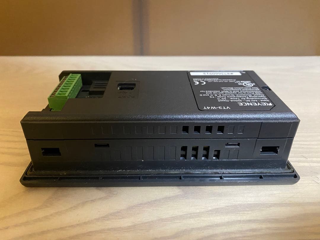 Keyence VT3-W4T タッチパネル(通電確認済み)