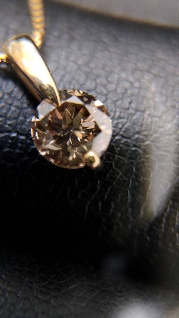 ネックレストップ　k18 0.6ct CSTV