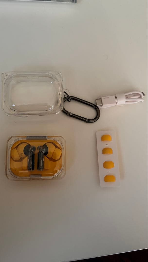 Nothing ワイヤレスイヤホン イエロー 半年使用 付属品あり