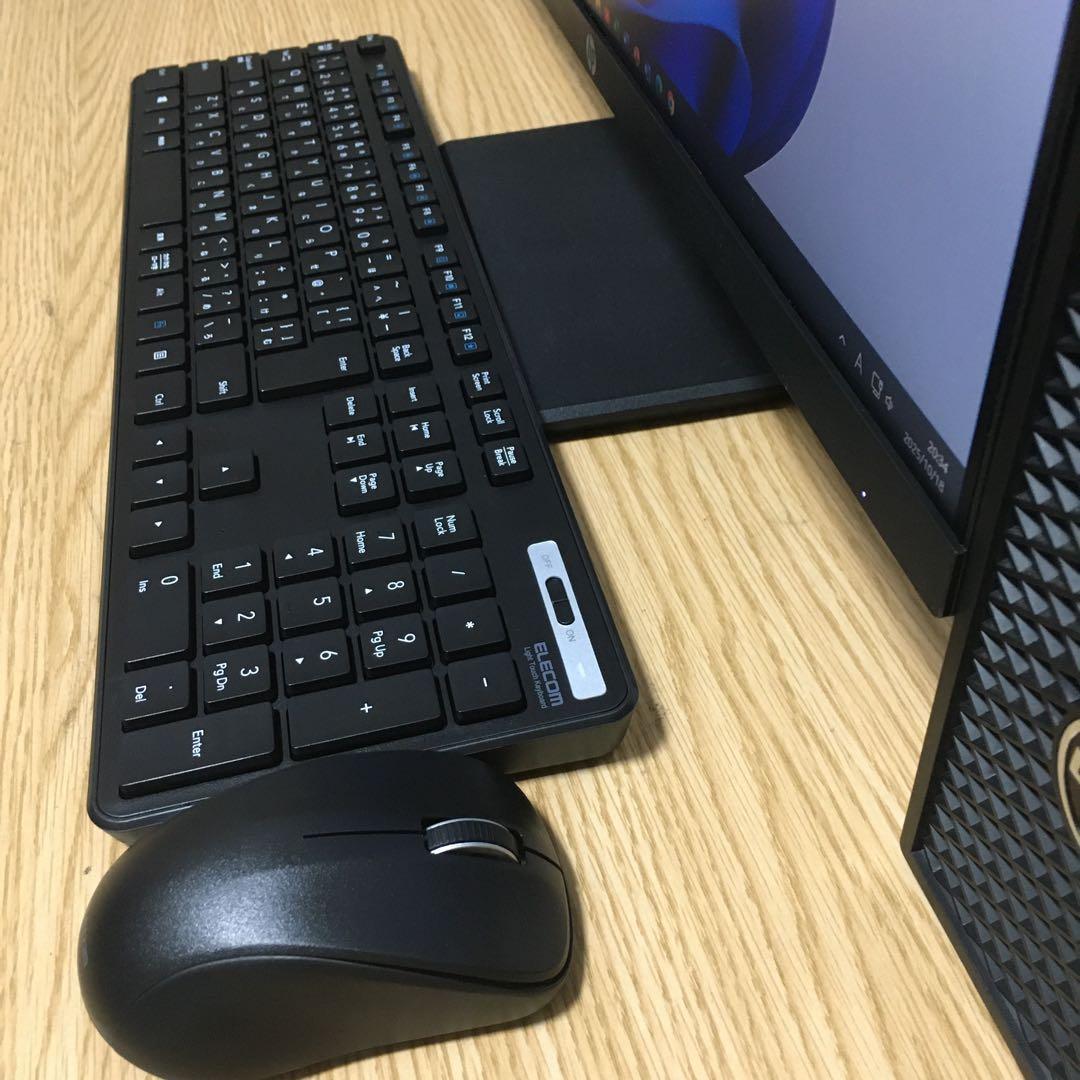 DELL Precision Win11 ワークステーション 23.8'モニター