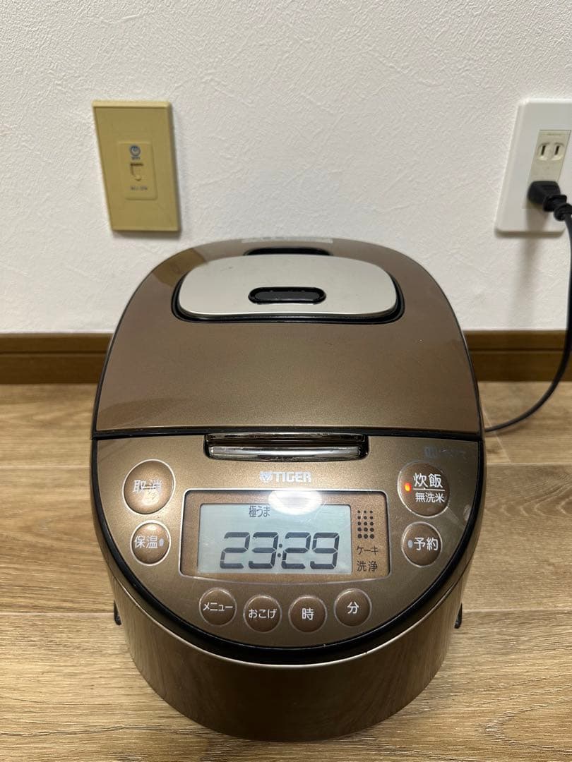 TIGER 炊飯器 5.5合 IH炊きたて JKT-M100 2020年製