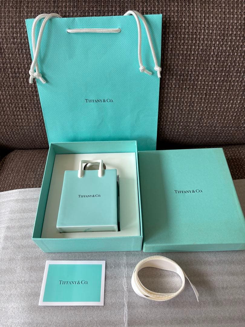 正規品未使用保管品ティファニー　バッグ　ショッパー　小物入れ　陶器　置き物　花瓶