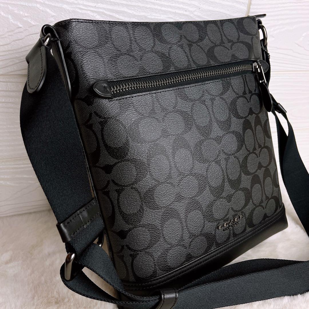 未使用級☆COACHコーチ ショルダーバッグ ブラック レザーメンズ ビジネス