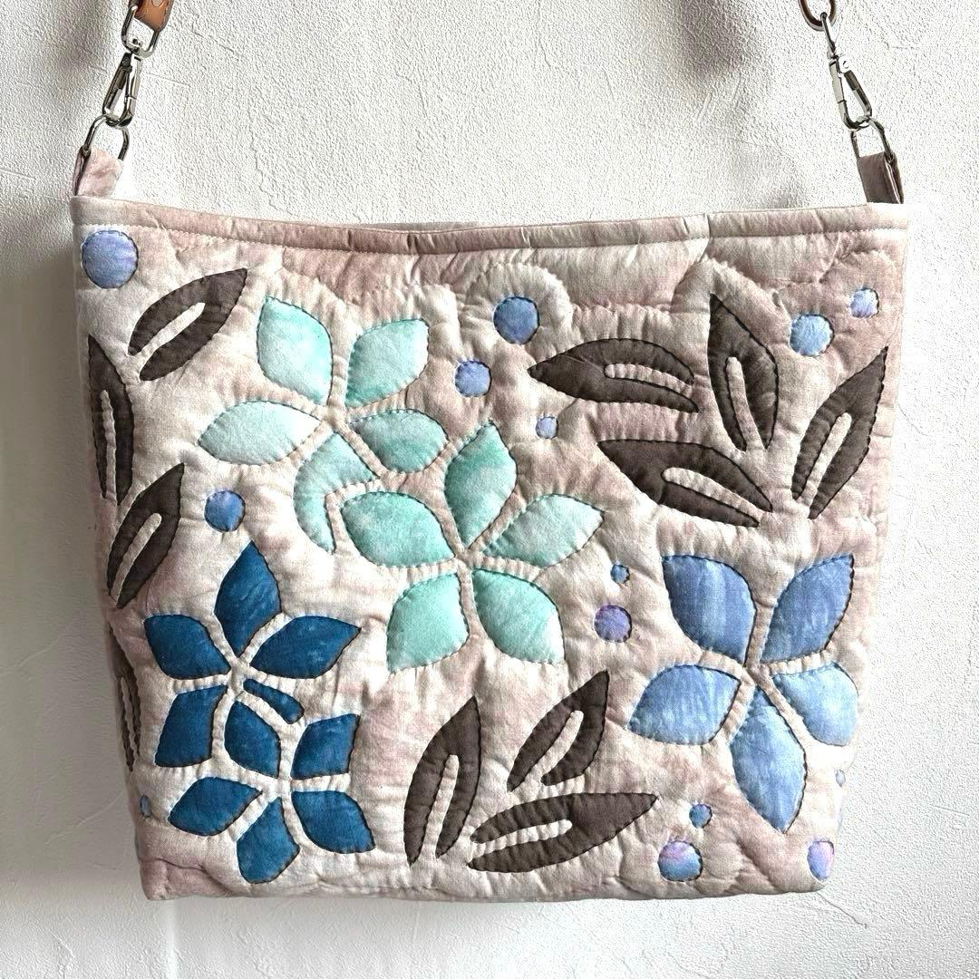 ハワイアンキルトバッグ　プルメリア　ハンドメイド　ショルダーバッグ