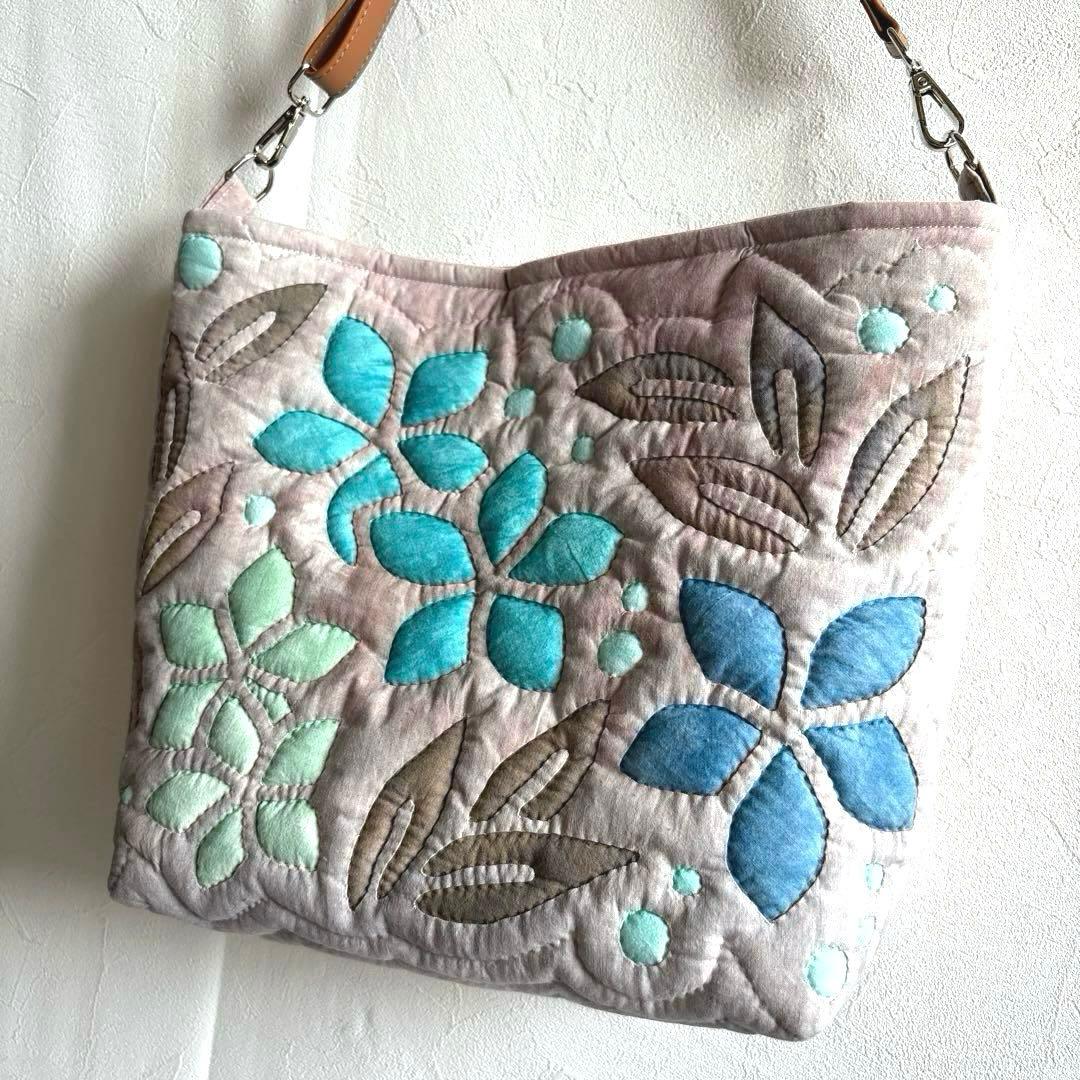 ハワイアンキルトバッグ　プルメリア　ハンドメイド　ショルダーバッグ