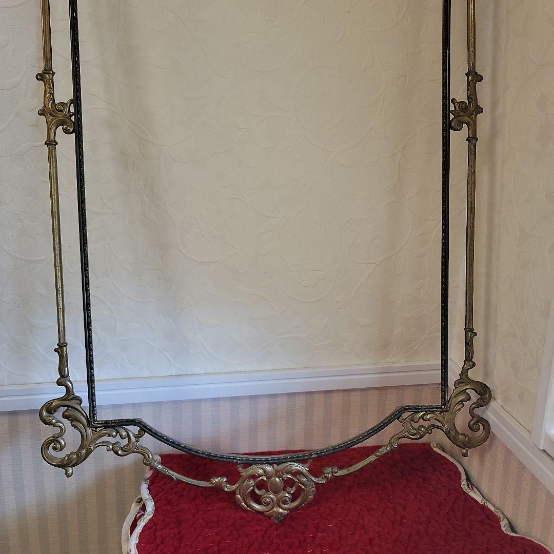 真鍮のアンティークフレーム　大型　イタリア製　フレームのみ　什器　ヴィンテージ