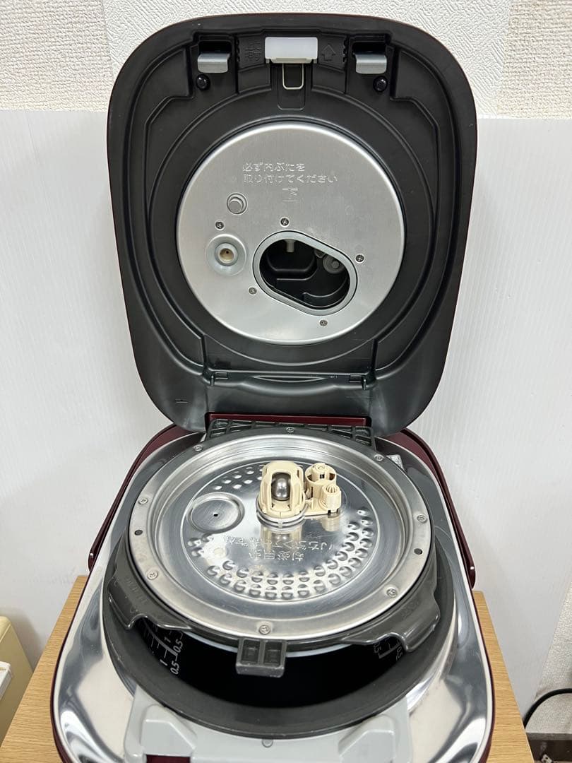 TOSHIBA 東芝 真空圧力IH炊飯器 RC-10VXM 5.5合2019年齢