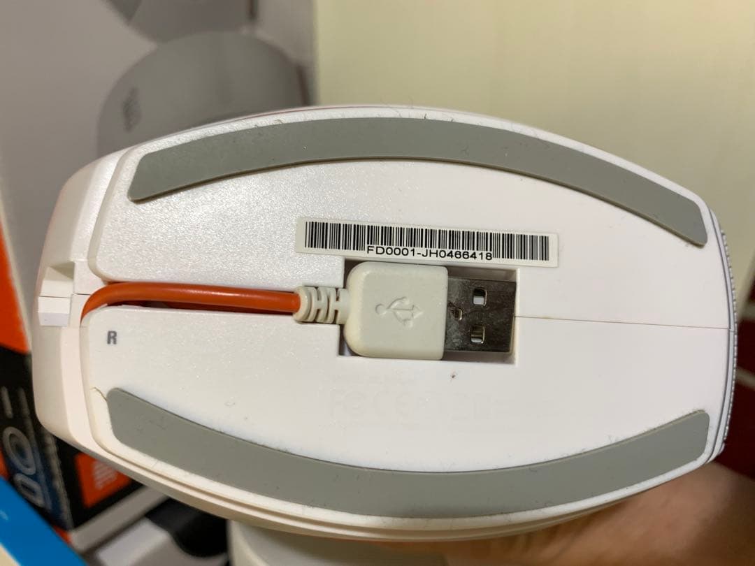 JBL Pebbles 白＆黒の 2箱セット　パソコン用スピーカー　元箱有り