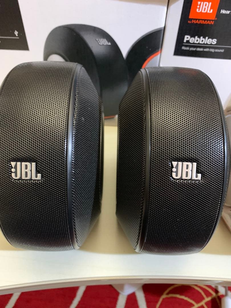 JBL Pebbles 白＆黒の 2箱セット　パソコン用スピーカー　元箱有り