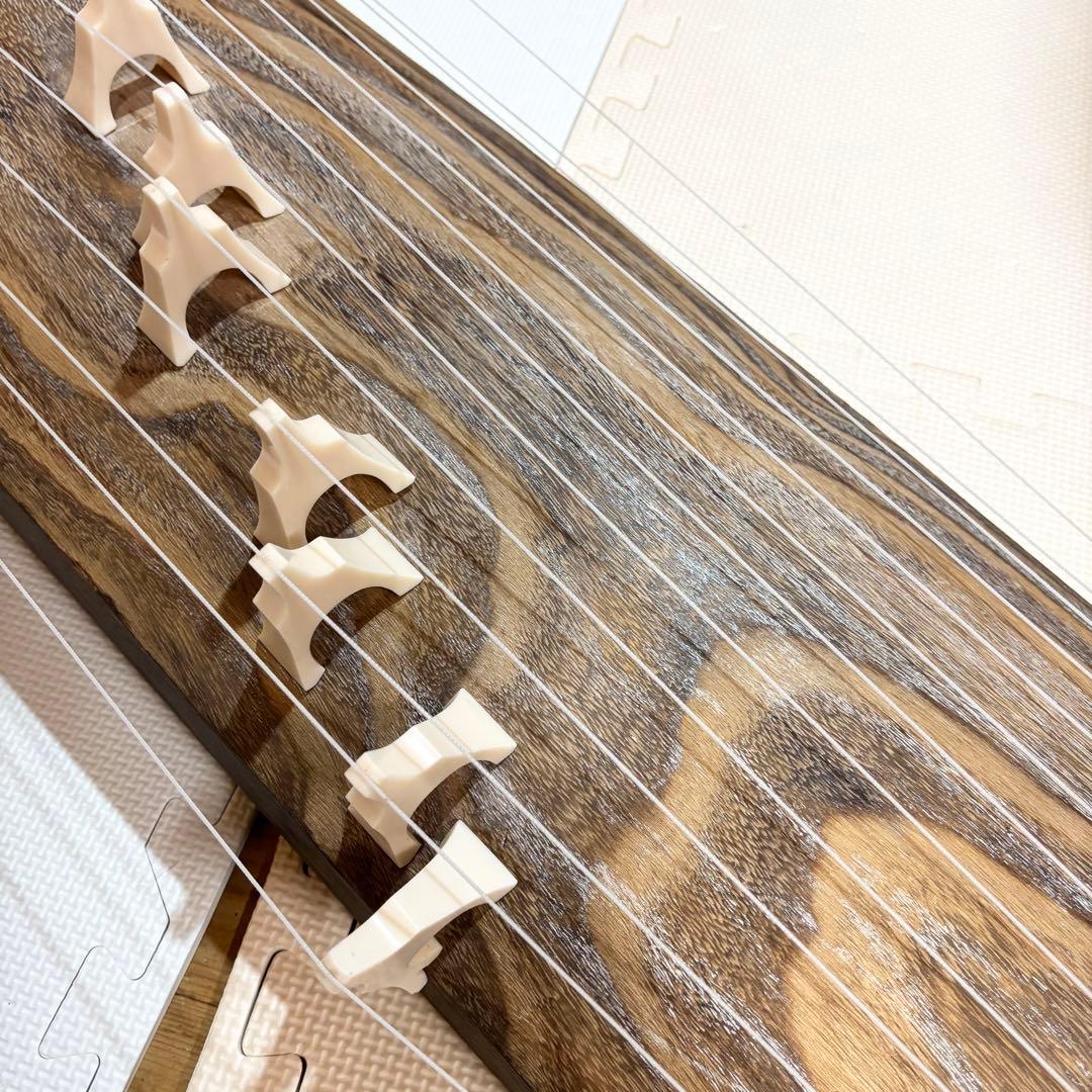 琴 十三弦 金蒔絵 並甲 すだれ彫り 13弦 和楽器