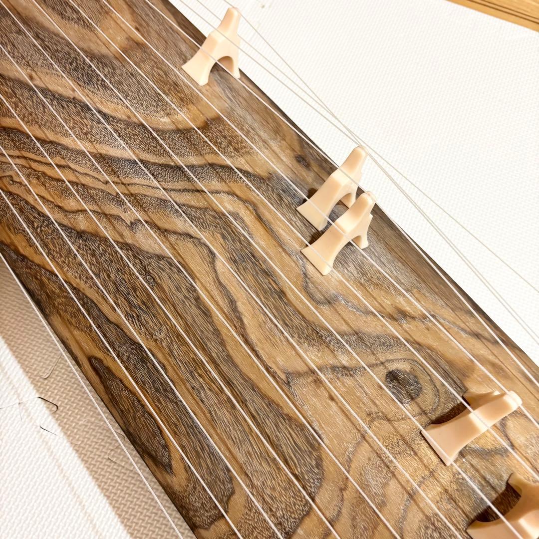 琴 十三弦 金蒔絵 並甲 すだれ彫り 13弦 和楽器