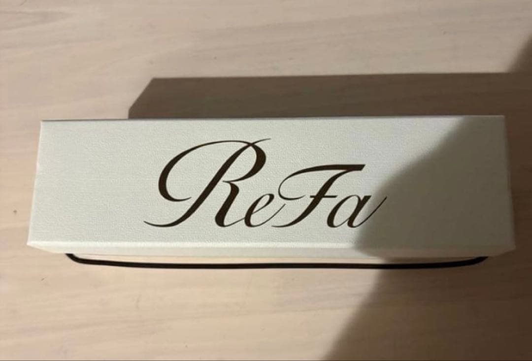 美品✨『ReFa 』ヘアアイロン ホワイト　送料無料⭕️箱付き✨　即購入OK⭕️