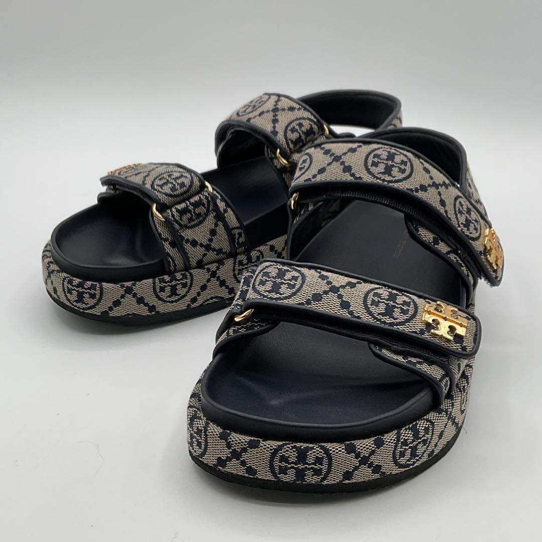 トリーバーチ サンダル Tモノグラム ゴールド カーキ キャンバス 23cm