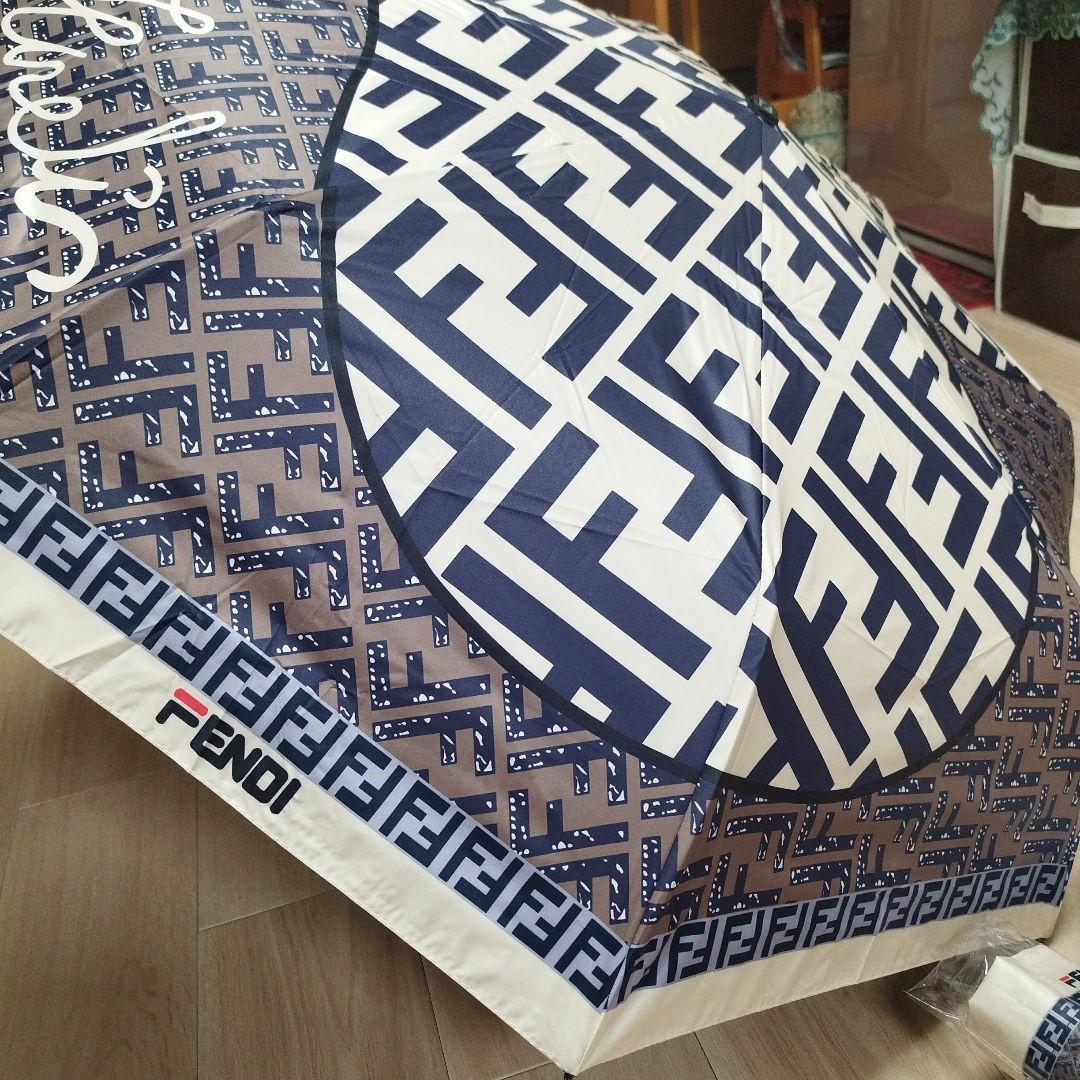 正規品の新品FENDIの折り畳み傘