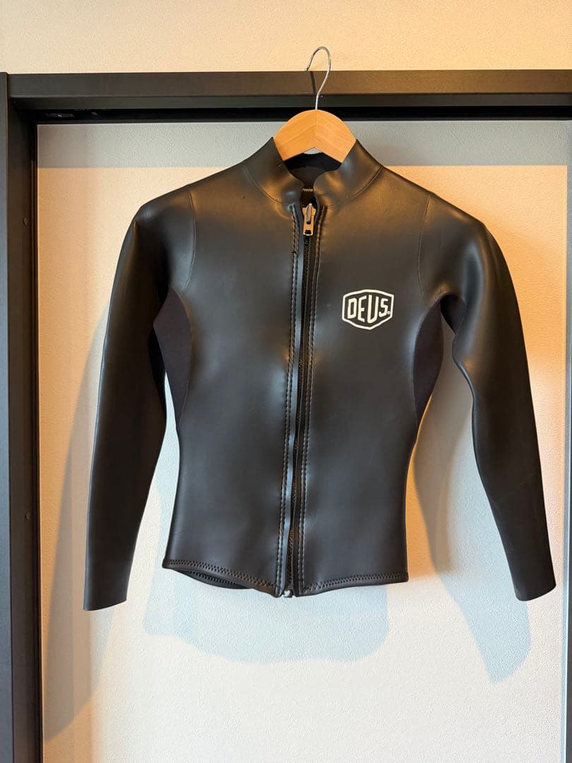 れ*ん様 DEUS ブラック タッパー フロントジッパー　M