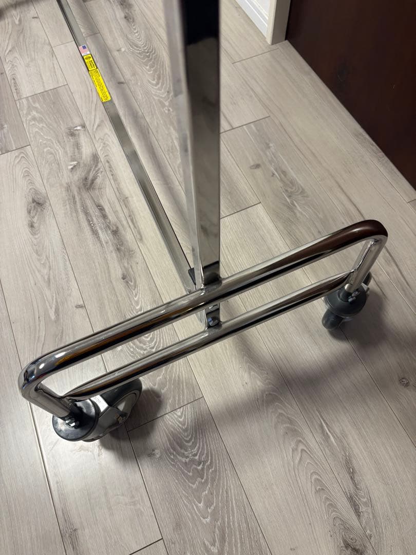 R&B Wire Products社　ガーメントラックGARMENT RACK