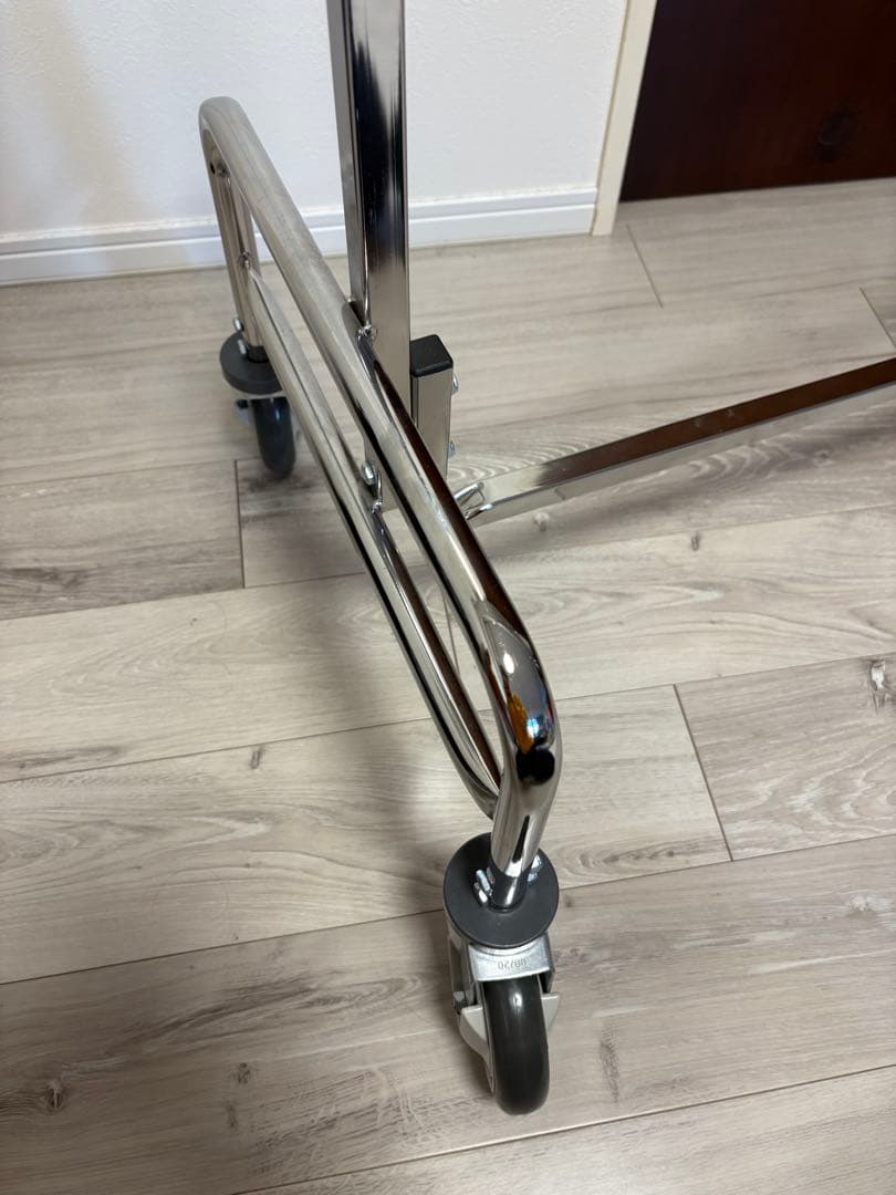 R&B Wire Products社　ガーメントラックGARMENT RACK