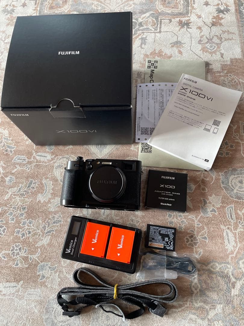 FUJI X100VI ブラック シャッター回数6400枚