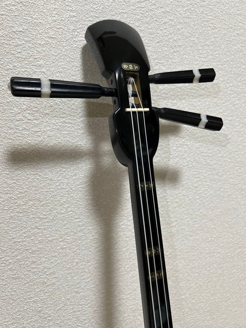 【美品】沖縄三線 人工皮 フィンガーピック・KORG(コルグ)チューナー付き