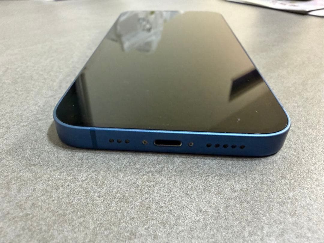 「美品」iPhone 13 256GB、箱、未使用充電コード付き