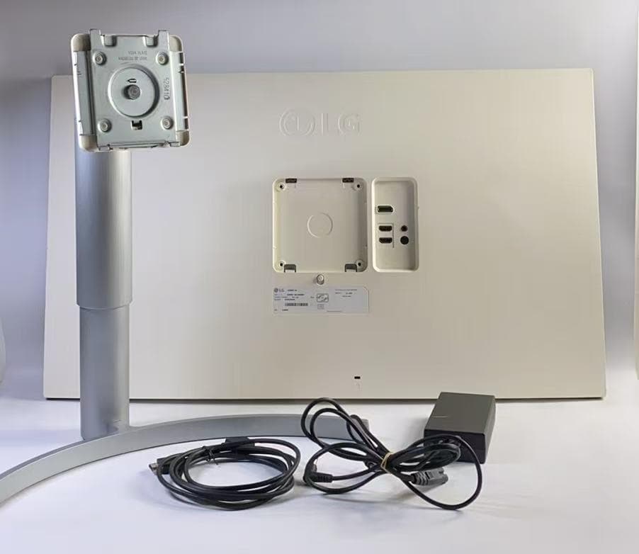 LG 32UN550-WAJP 4k 31.5インチ hdr pcモニター