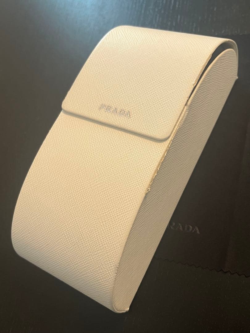 PRADA サングラス　ミニマルバロック