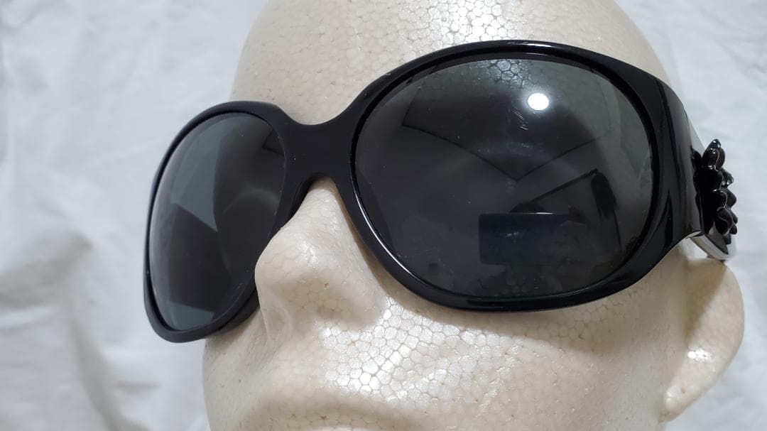 正規レア ヴェルサーチ ローズ ビジュー フラワーアートサングラス黒 花 付属有