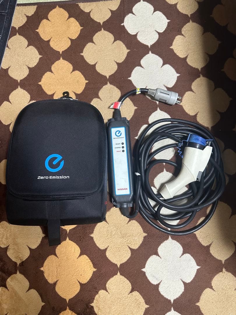 Nissan 充電器 AC220V 15A 29609 3NK5E 中古品