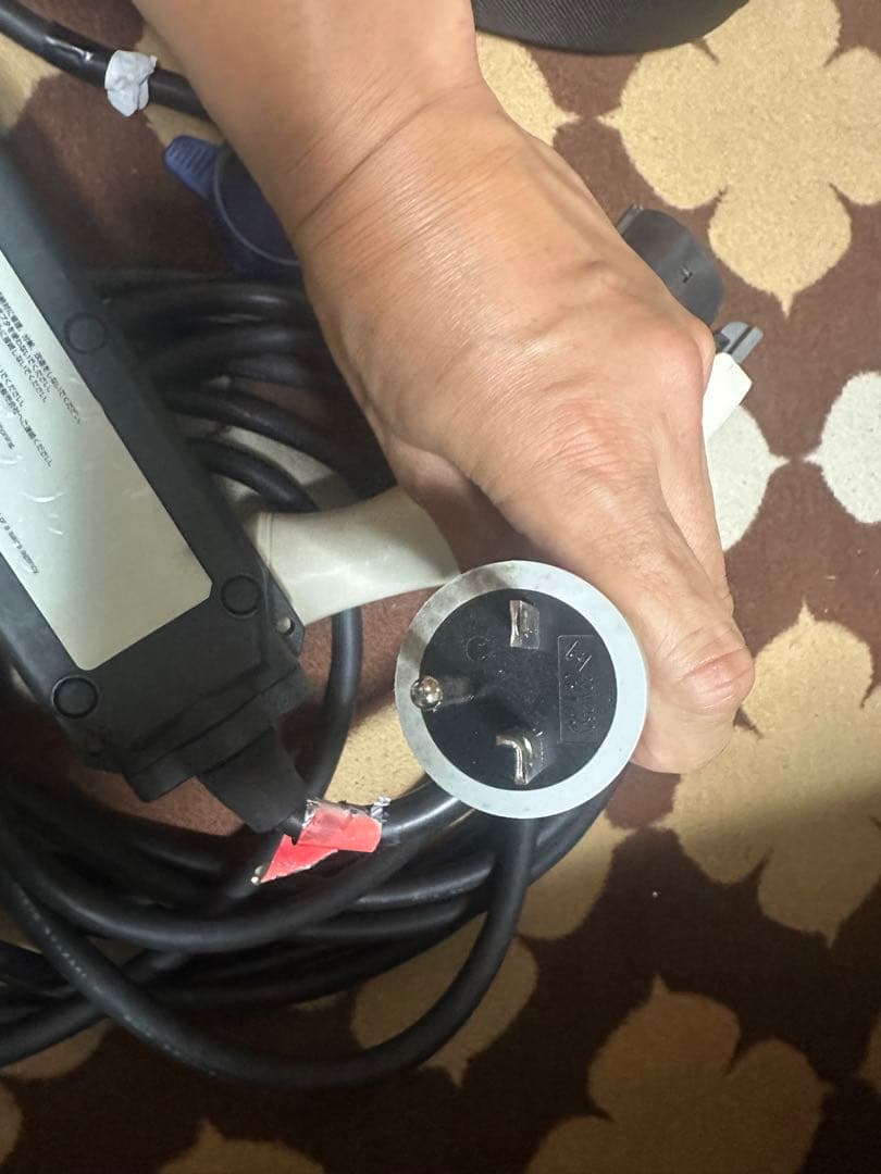 Nissan 充電器 AC220V 15A 29609 3NK5E 中古品