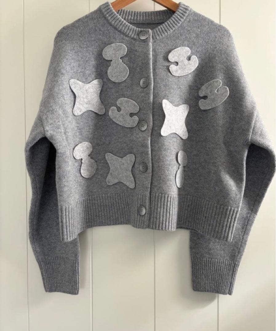 トップス CHAIR-MOTIF KINIT CARDIGAN