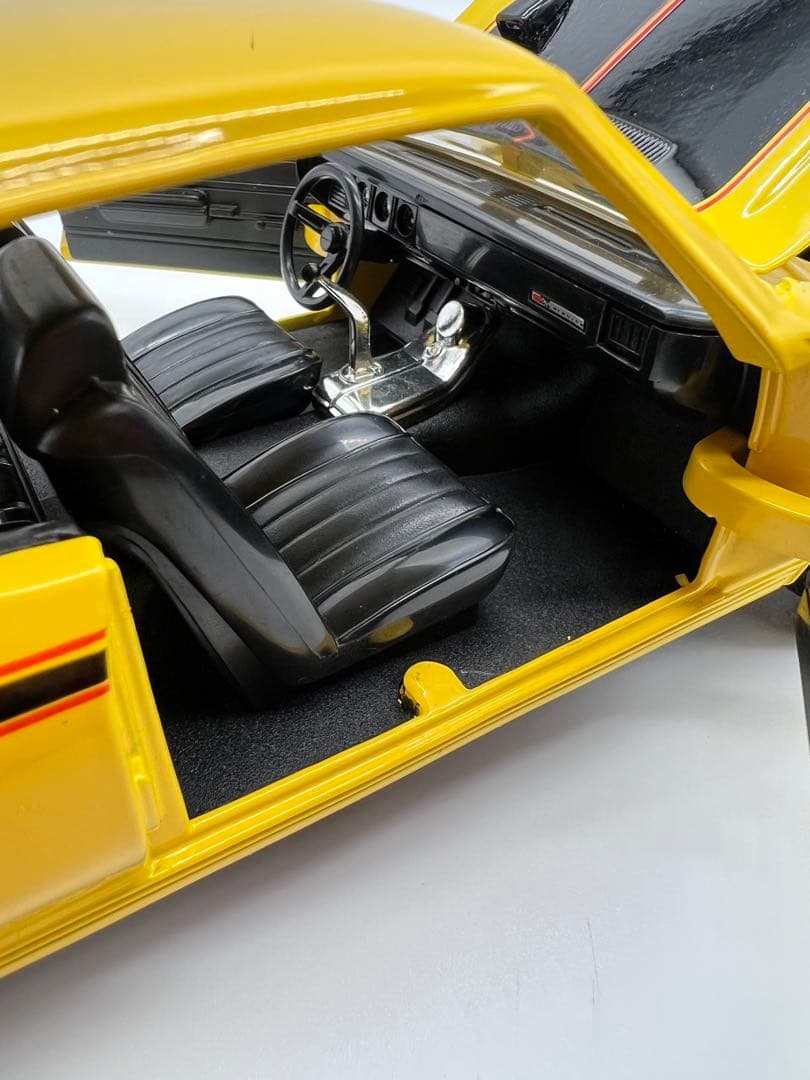 No396 NR様　2台まとめ売りミニカー1/18箱あり1970 BUICK