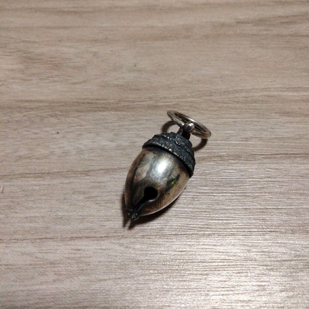 シルバー ブルーナボイン どんぐり ベル ペンダント