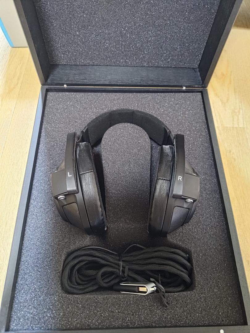 ヘッドホン Sennheiser HD 820