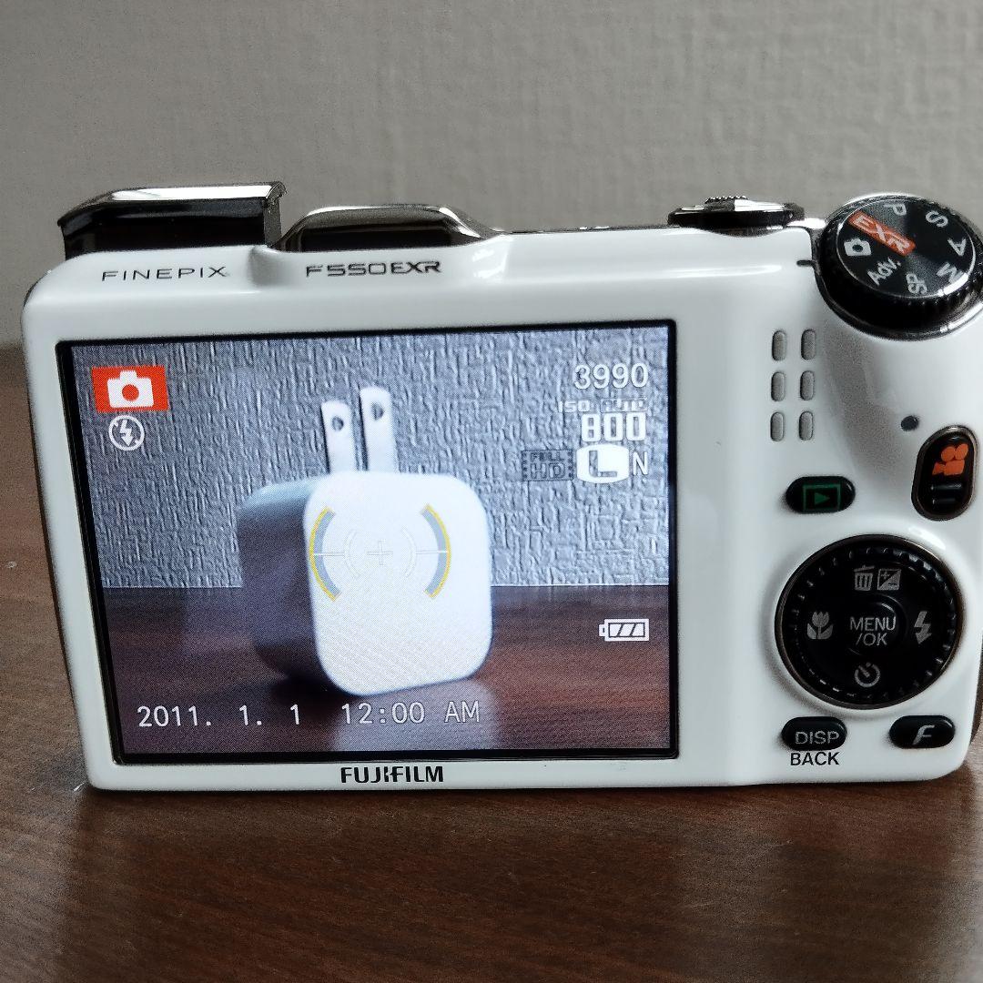 [美品]Fujifilm FinePix F550EXR ホワイト