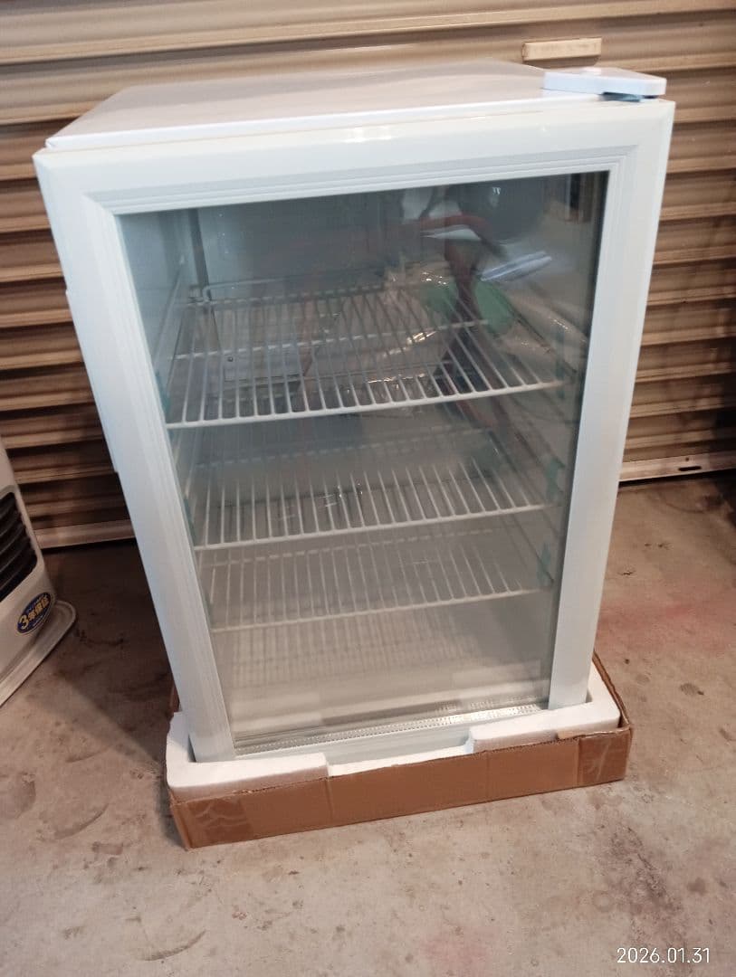【新品送料込み】ガラスドア冷蔵庫 ホワイト 3段棚　冷蔵ショーケース　店舗