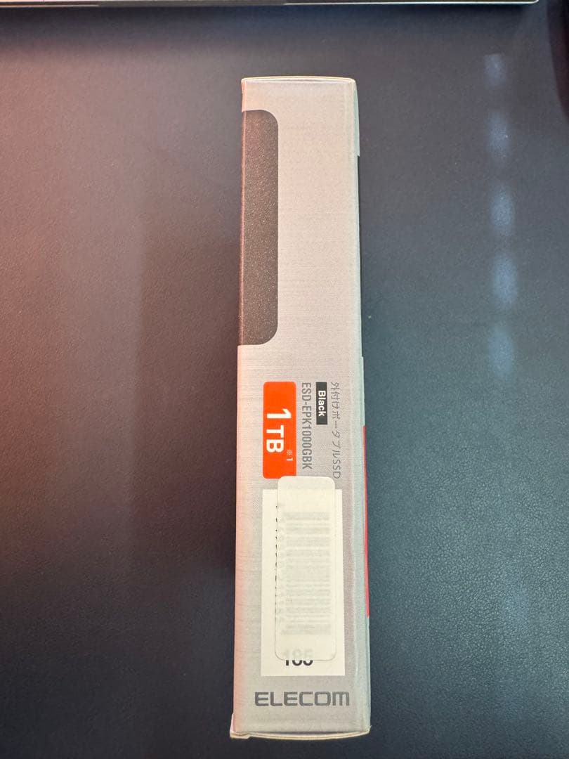 エレコム　外付けSSD　ESD-EPK1000GBK　1TB 小型　新品未開封