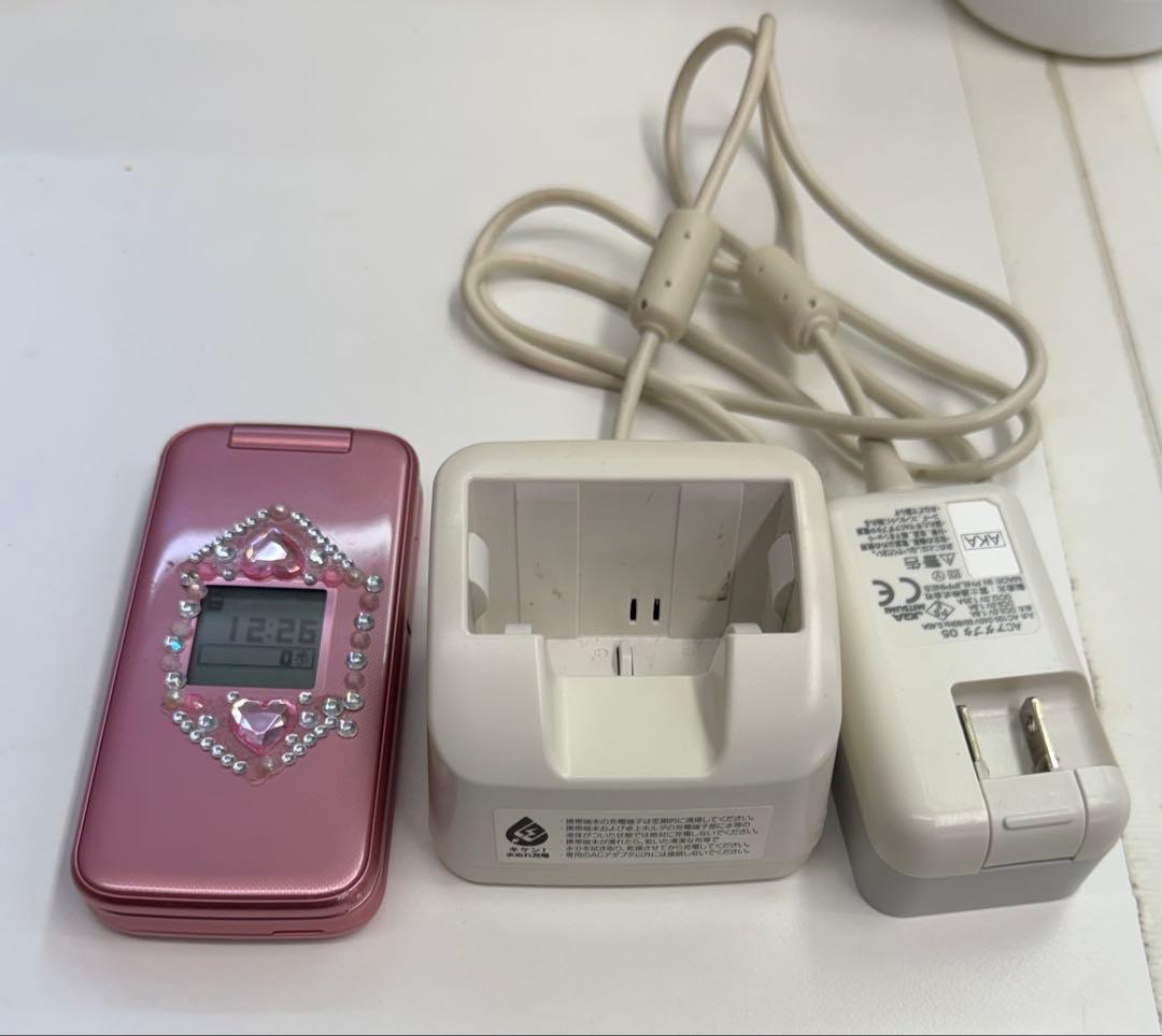 docomo らくらくホン　F-02J 本体　純正充電器とACアダプターのセット