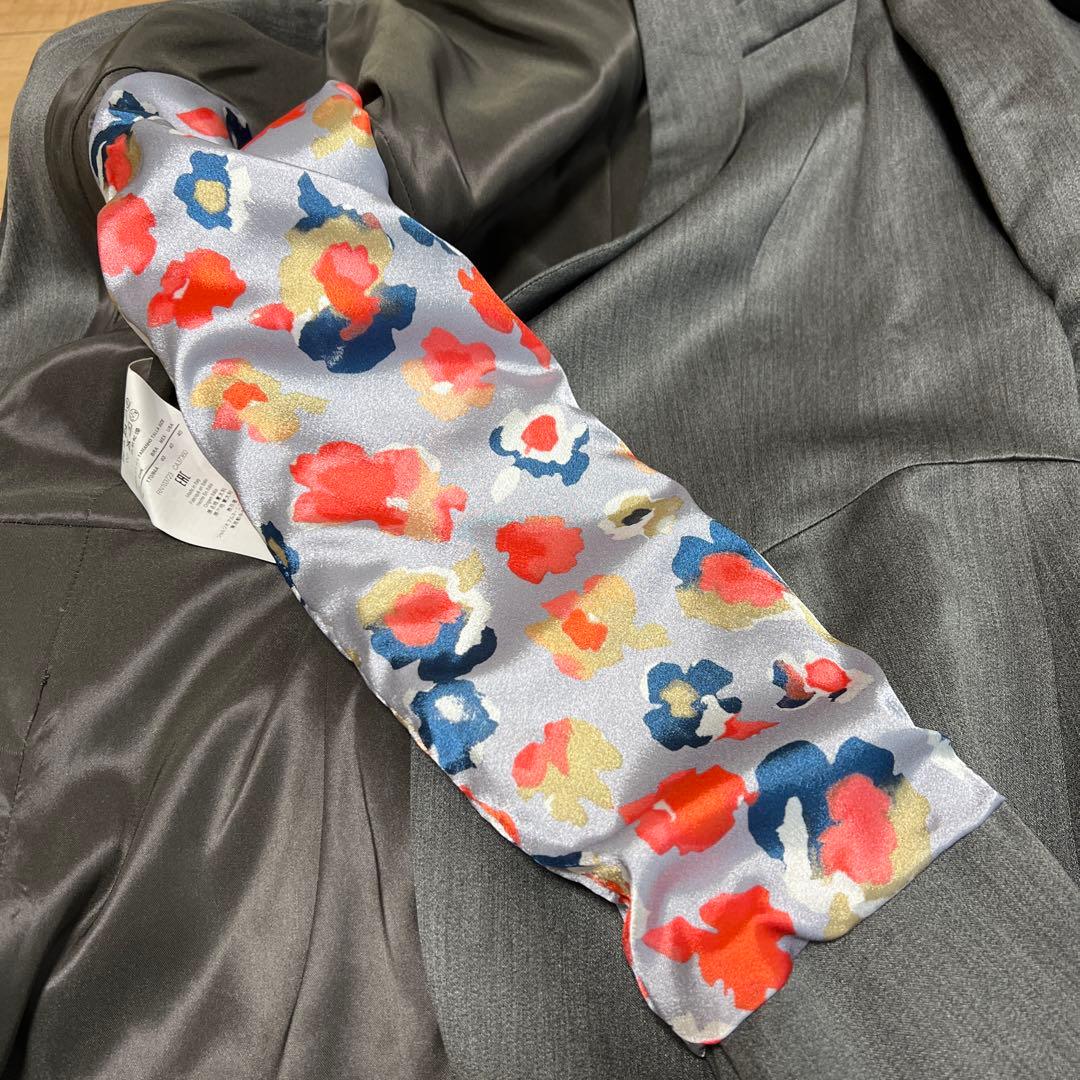 新品✨エンポリオアルマーニ　テーラードジャケット　バックデザイン　40 シルバー