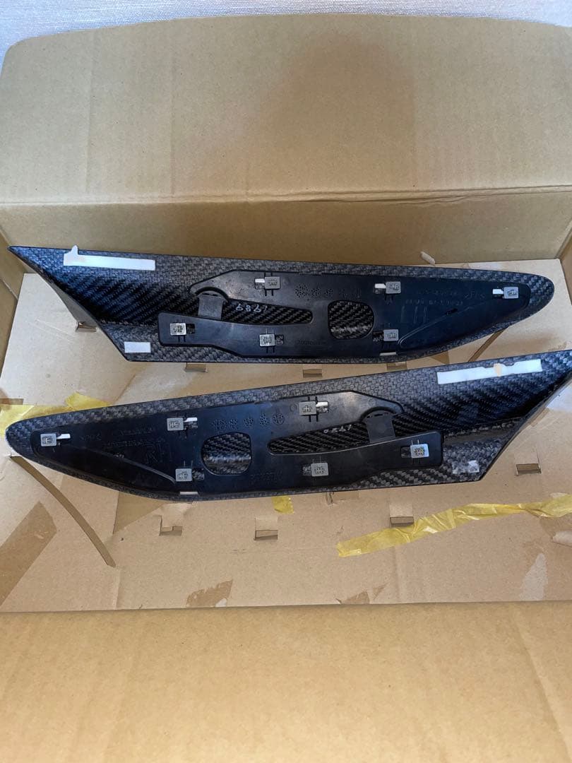 TRD カーボン　フェンダー　フィン