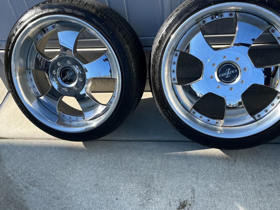 ファブレス　１９インチ　６穴　ハイエース　キャラバン