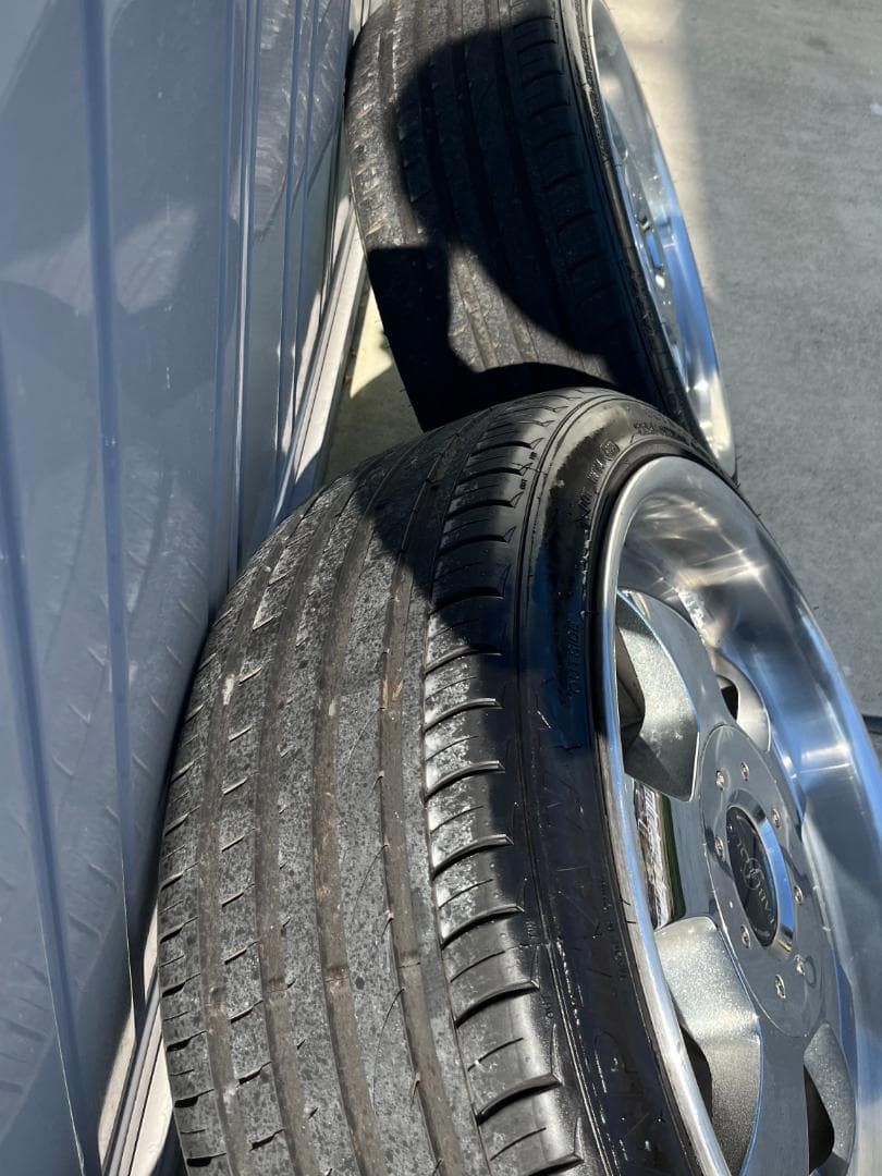 ファブレス　１９インチ　６穴　ハイエース　キャラバン