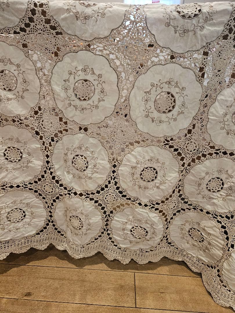 【最終お値下げです】　フランスアンティーク？　大判　レース　アンティーク