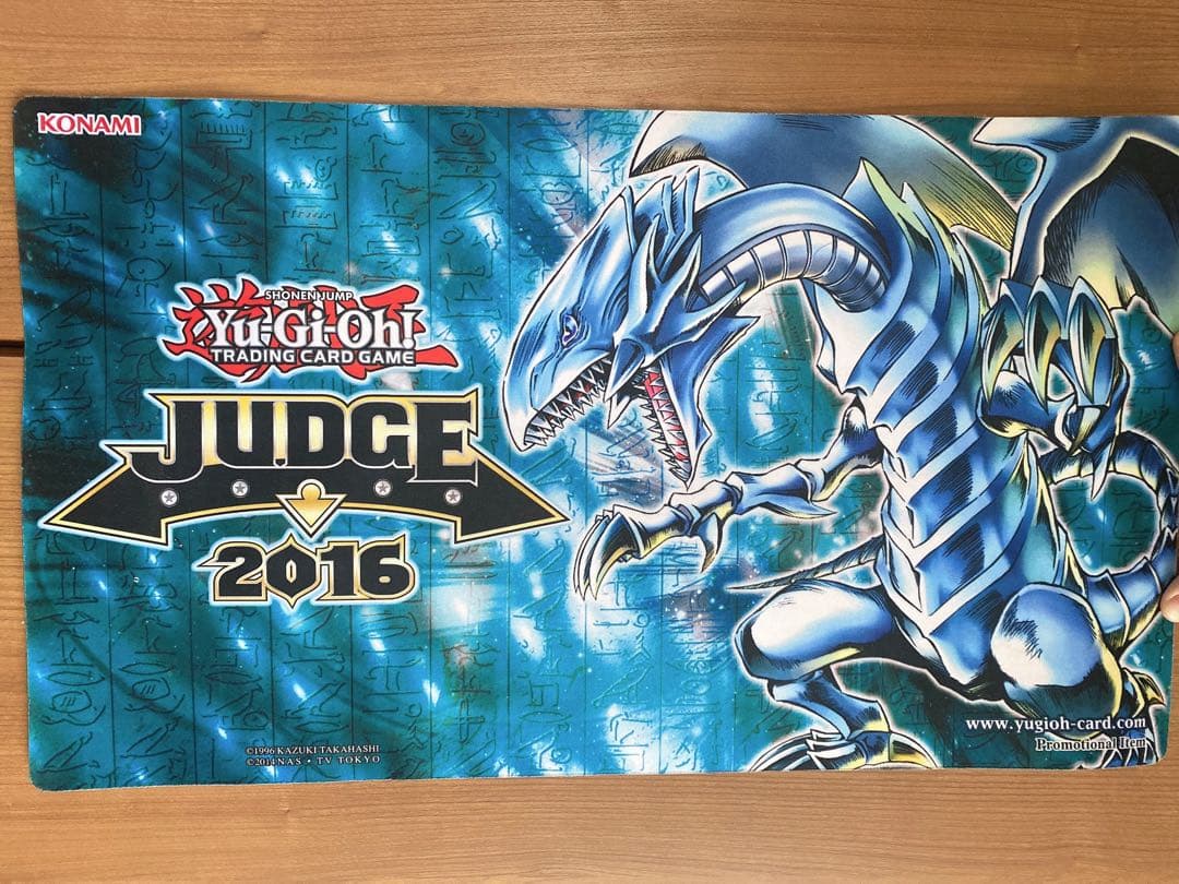 青眼の白龍　石板背景　海外　JUDGE 2016 プレイマット　プレマ