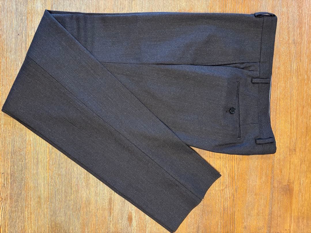 極美品アクアスキュータムパンツグレー系 サイズ88新品未使用日本製です